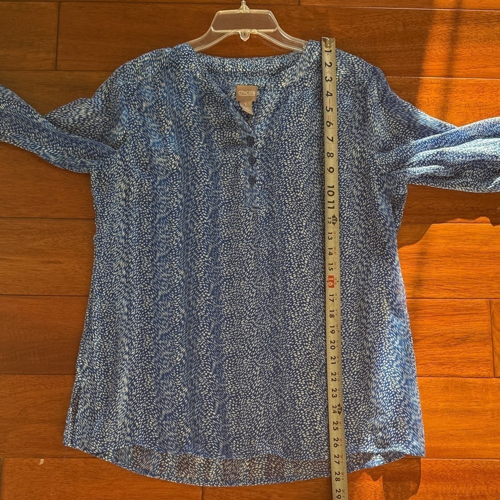 Chico's Blue Patterned Women's Top - Picture 6 of 6
